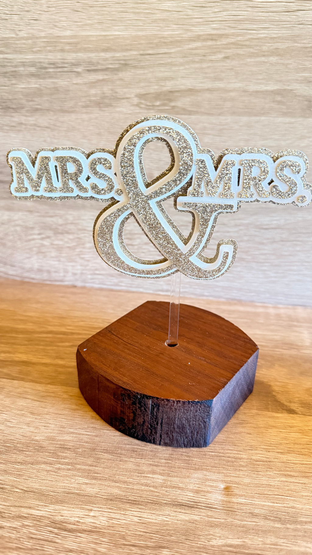 Mr & Mrs Wedding Cake Topper – Gold or Silver Glitter Decoration