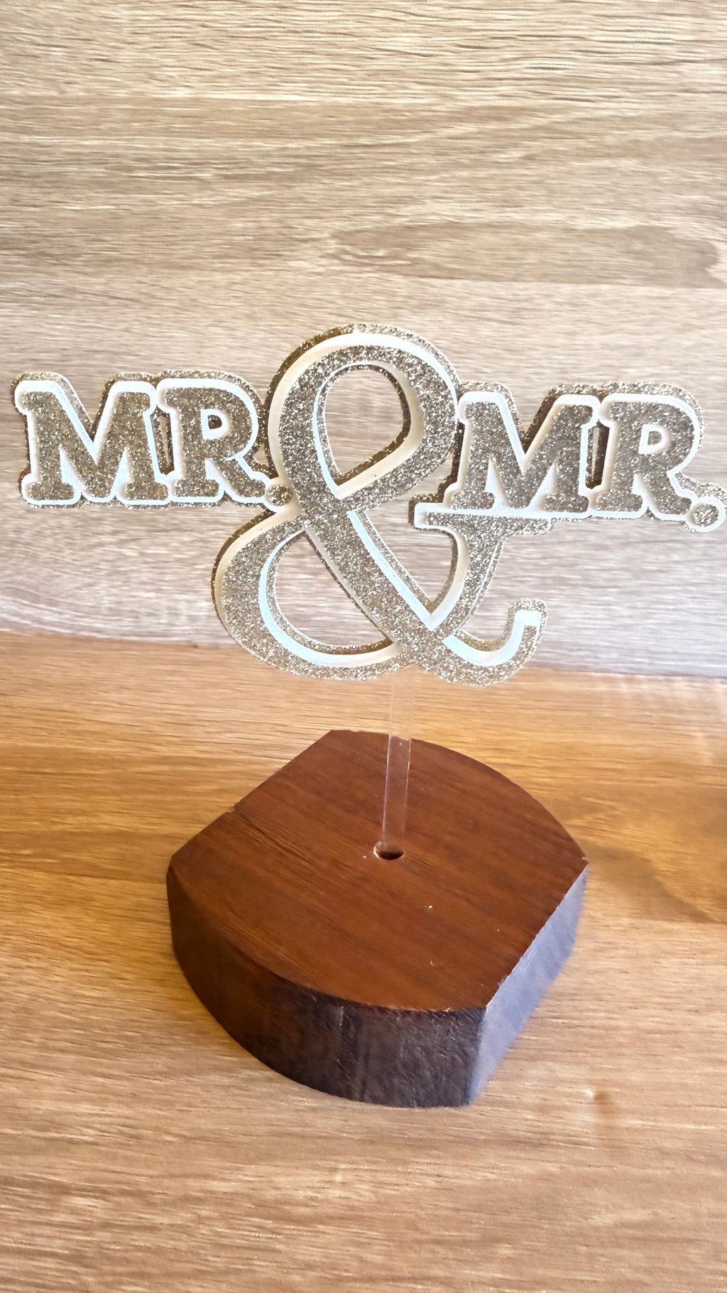 Mr & Mrs Wedding Cake Topper – Gold or Silver Glitter Decoration