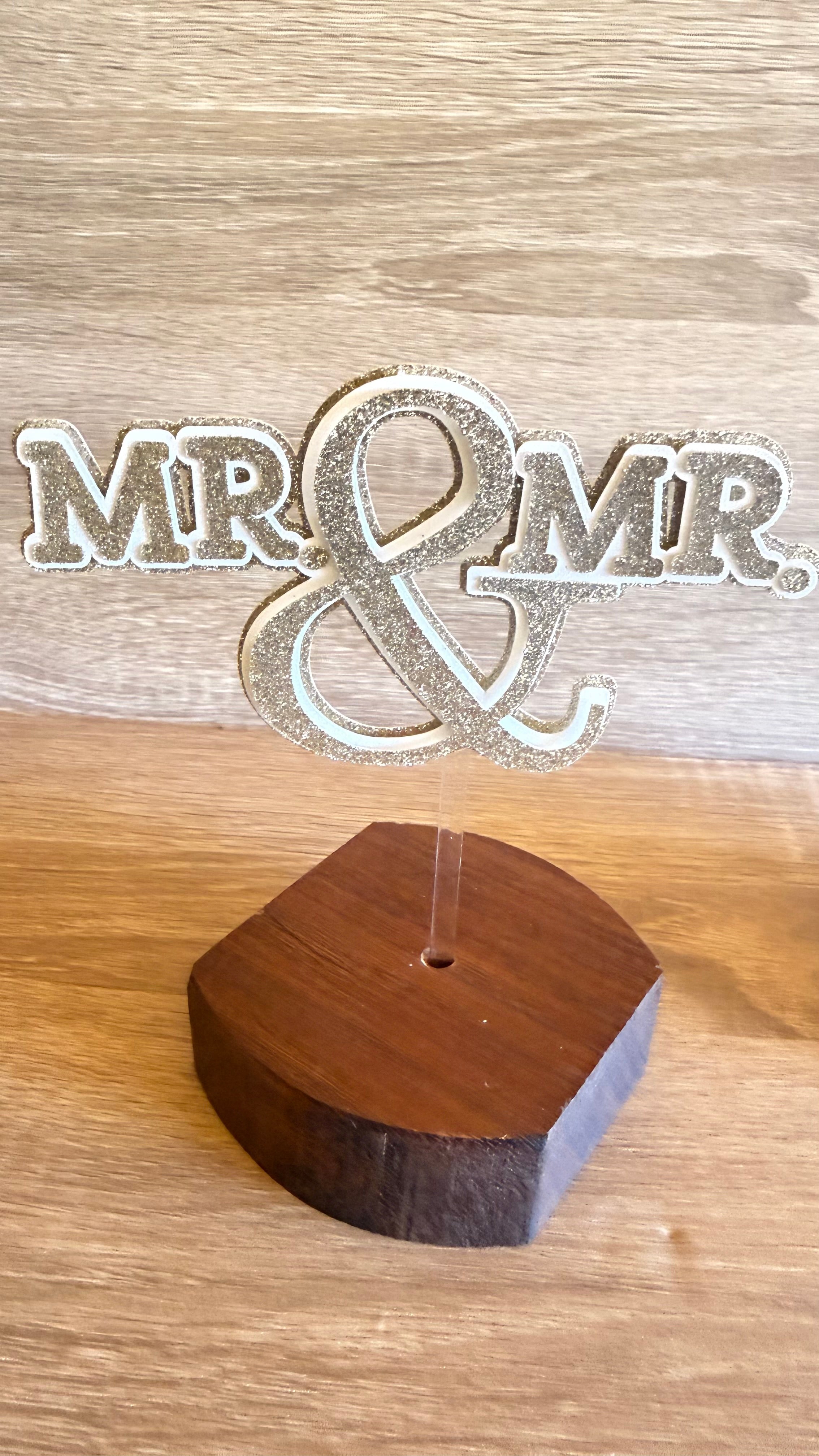 Mr & Mrs Wedding Cake Topper – Gold or Silver Glitter Decoration