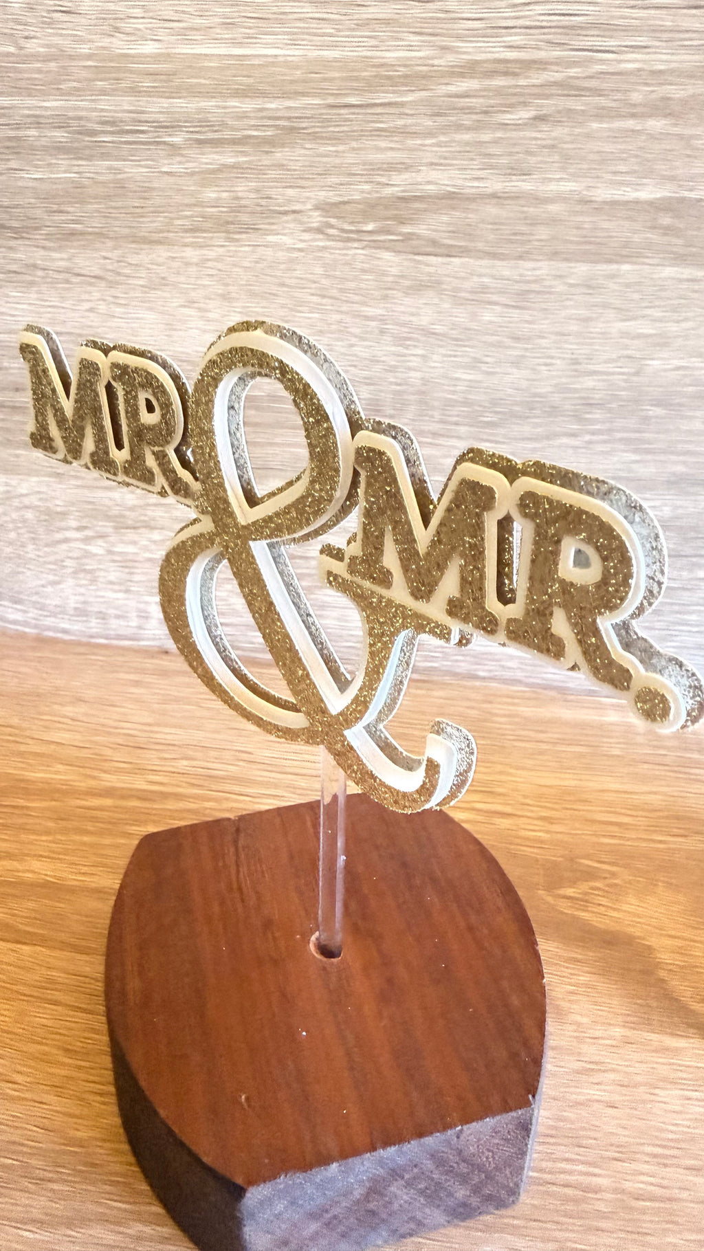 Mr & Mrs Wedding Cake Topper – Gold or Silver Glitter Decoration